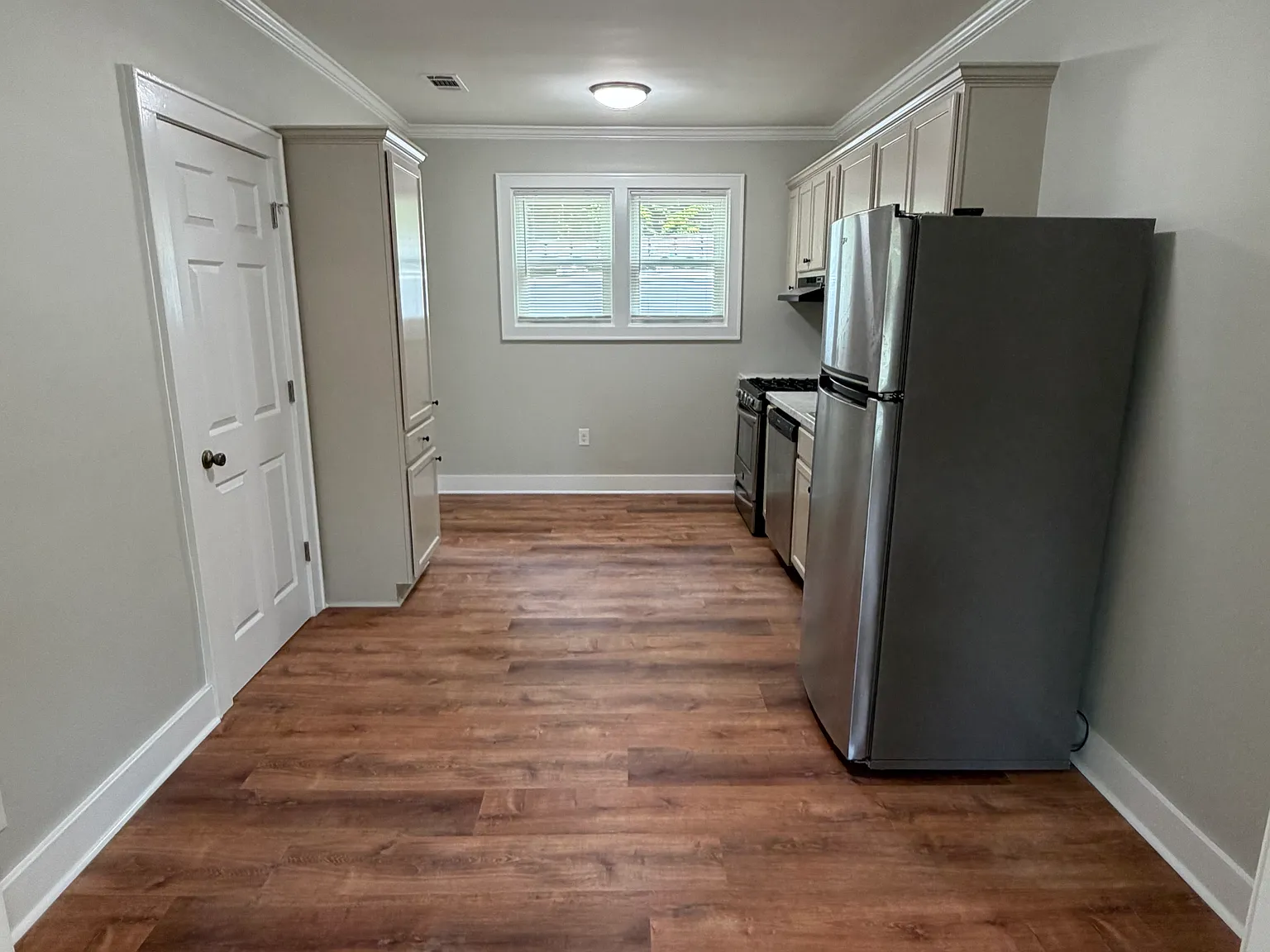 1 bed, 725 sqft, $1,045 — Photo 3