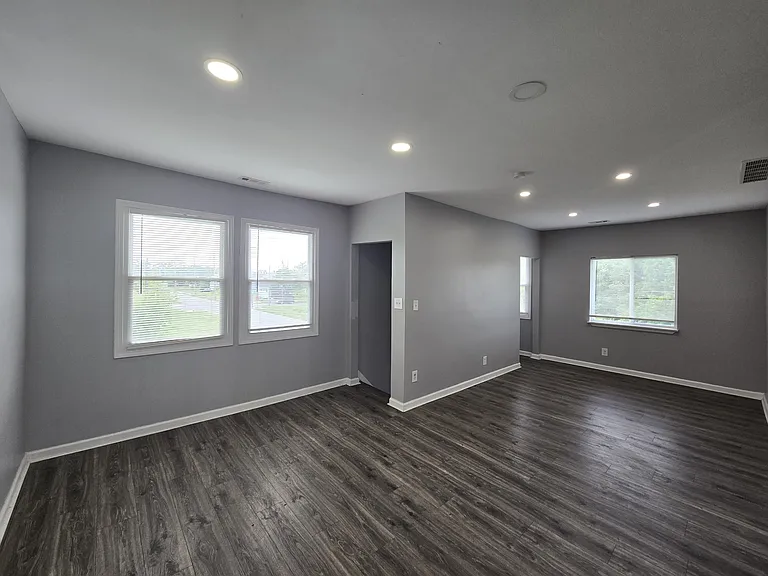 9340 Moffat Ave — Photo 3
