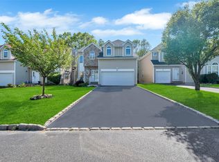 3 Sunflower Ridge Rd, South Setauket, NY 11720