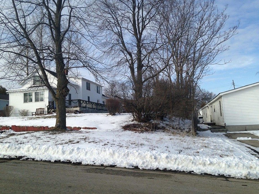 2nd image of 813 E Danaher St