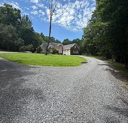3rd image of 415 Fruit Farm Rd E