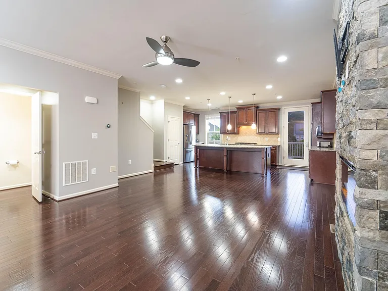 13236 Tivoli Lake Blvd — Photo 7