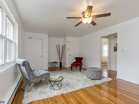 3rd image of 138 Lincoln St APT A8