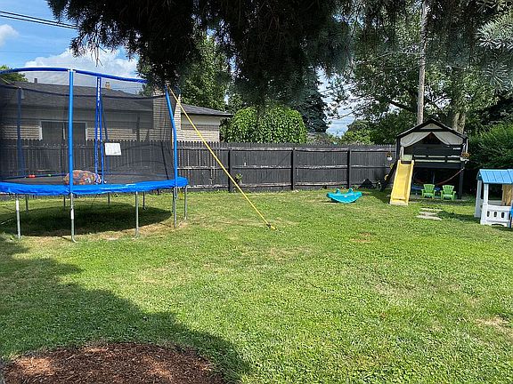 5th image of 11572 Villa Ct