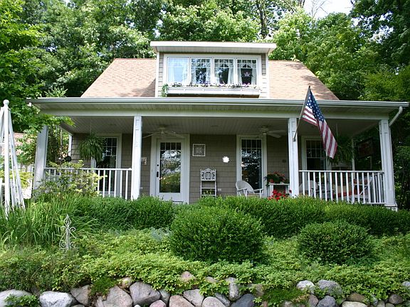 2nd image of 1142 N Vista Ln