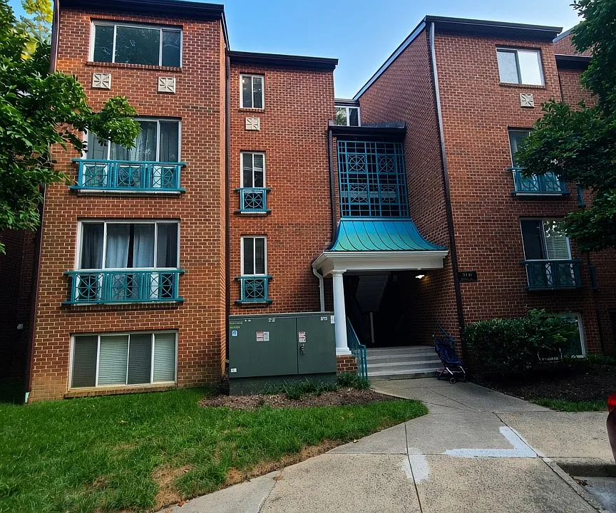 11841 Shire Ct #22