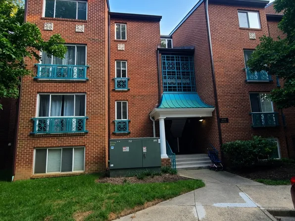 11841 Shire Ct APT 22, Reston, VA 20191