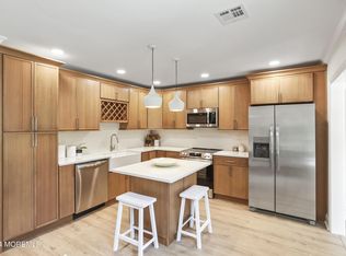 30 Plaza De Las Flores, Freehold, NJ 07728