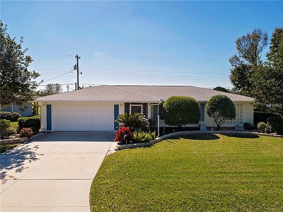 3rd image of 3912 Breezemont Dr