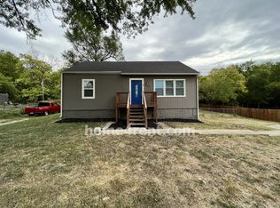 7801 Smalley Ave, Kansas City, MO 64138