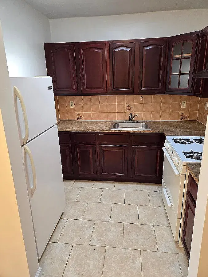 327 Fenimore Street — Photo 2