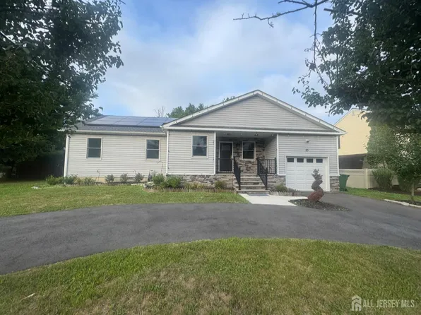 83 Sagamore Ave, Edison, NJ 08820