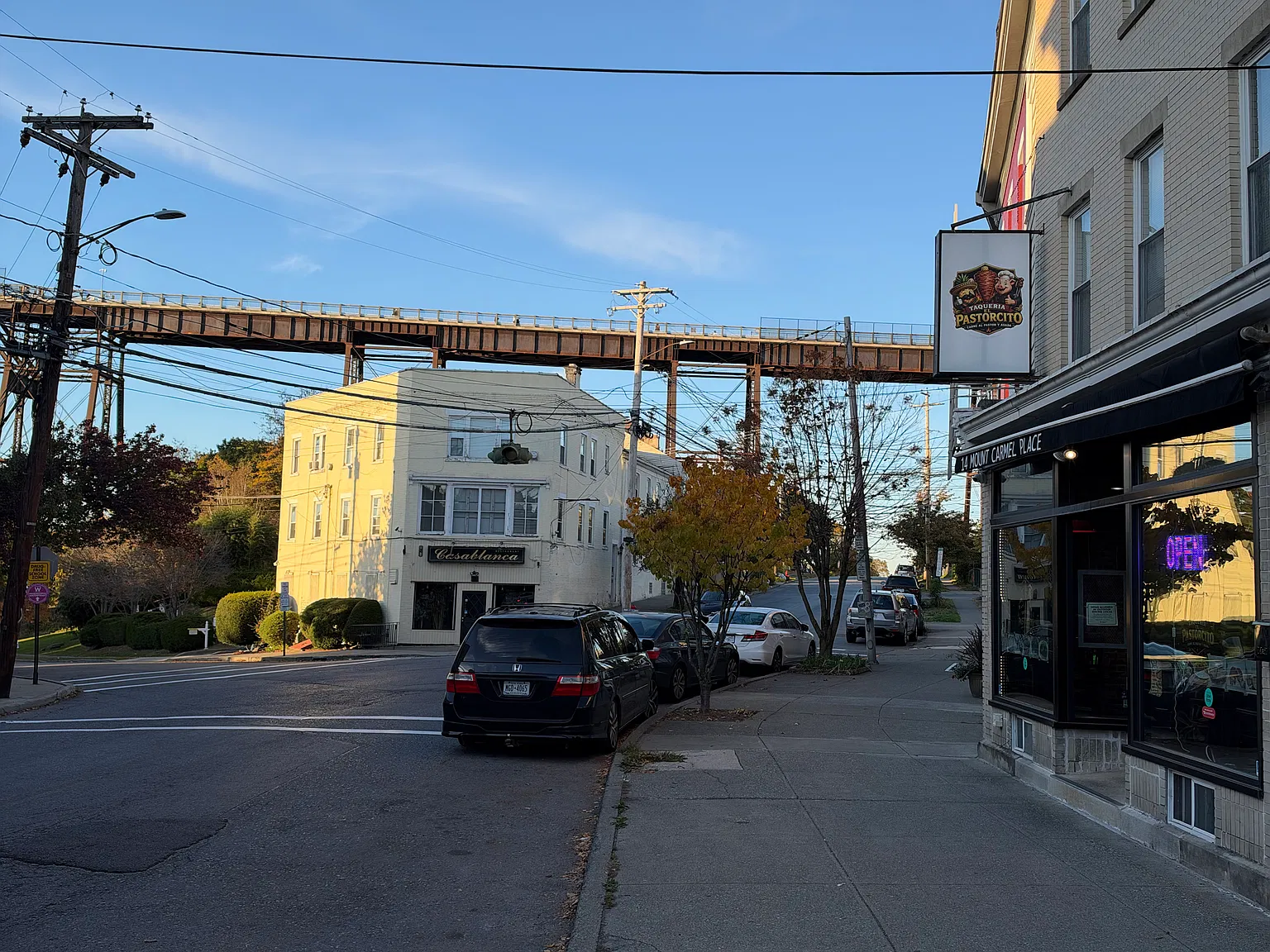 1 bed, 950 sqft, $1,700 — Photo 3