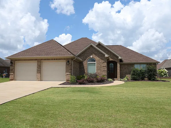 122 Sullivan Rd, Muscle Shoals, AL 35661