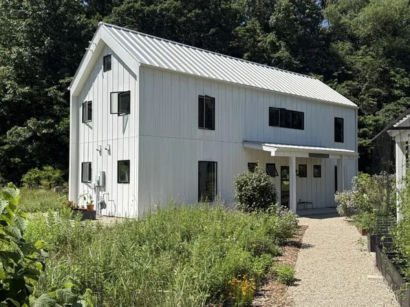 314 Tryon Farm Ln, Michigan City, IN 46360