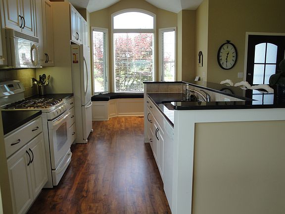 Kitchenwbanquette