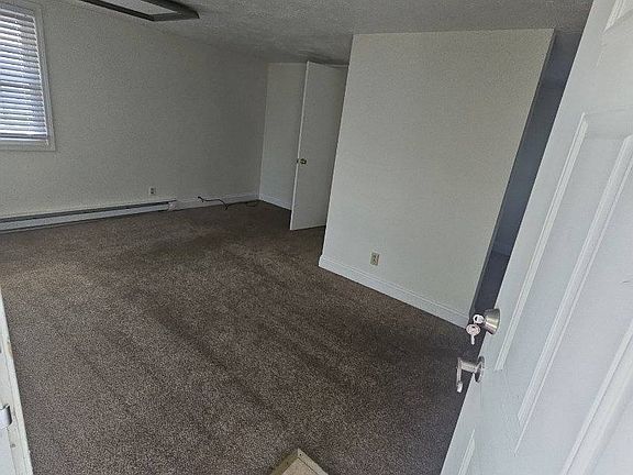 5th image of 806 W College St APT 2