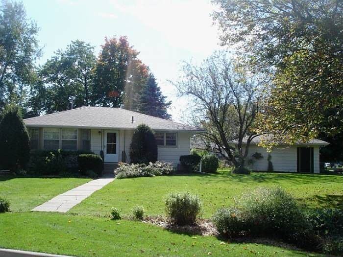 1st image of 1668 Rosewood Ave N