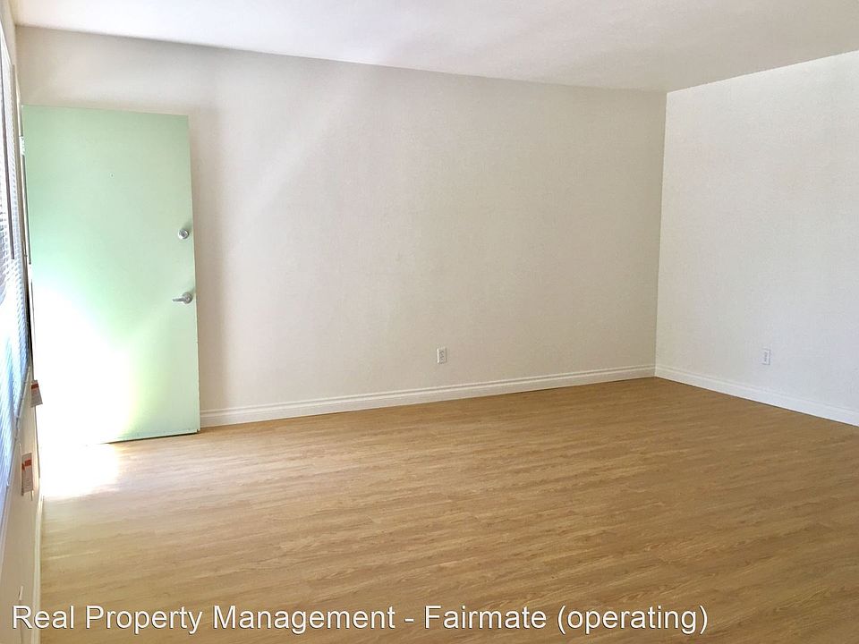 1st image of 1176 Del Valle Ave