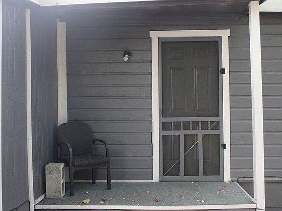 3rd image of 1821 Bell St