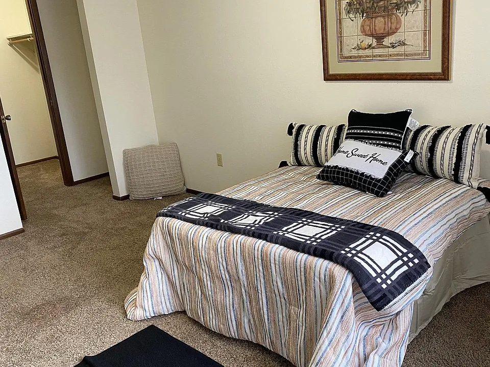 Amberwood Apartments