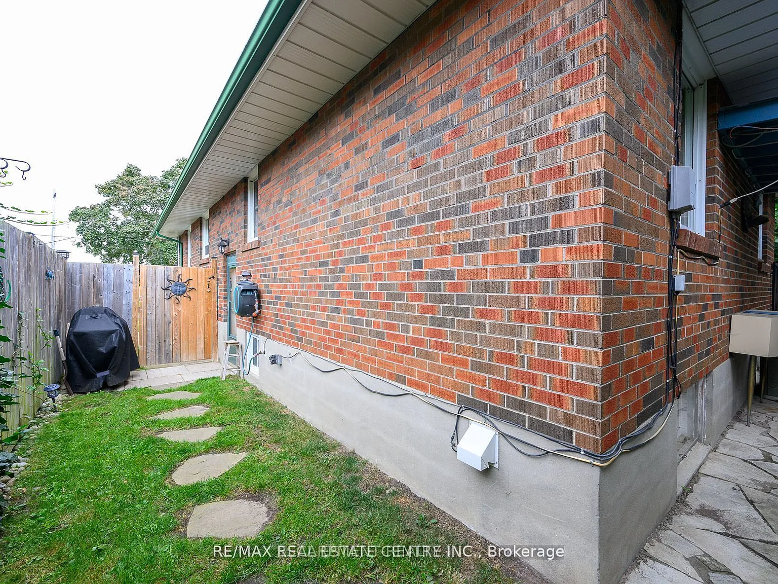 3 bed, $1,999 — Photo 3