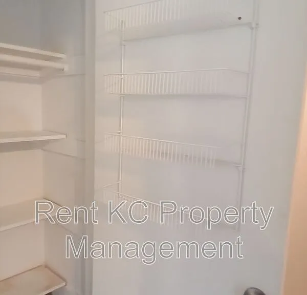 7013 Orchard St — Photo 36