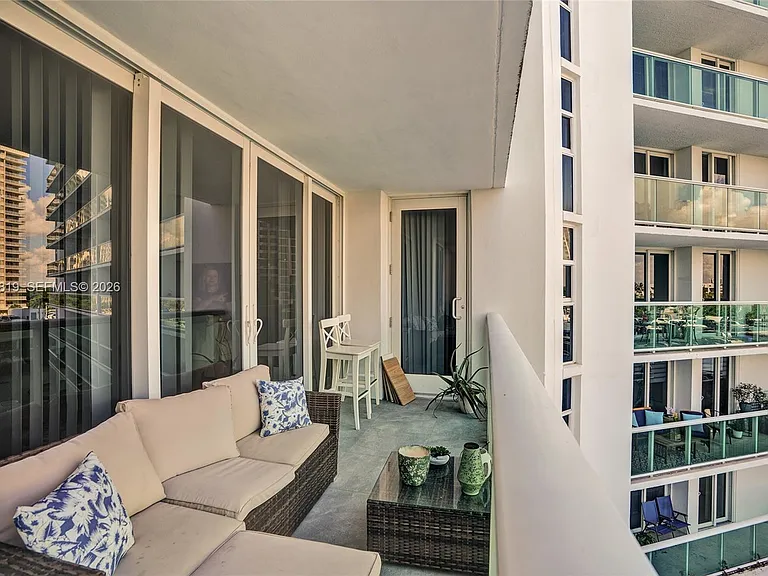100 Bayview Dr #401 — Photo 32