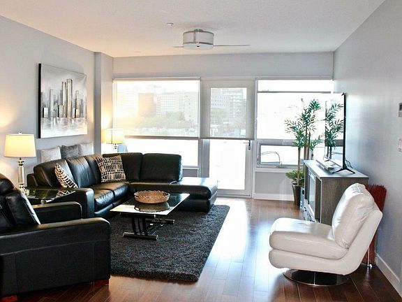 4th image of 2300 Broad St #301