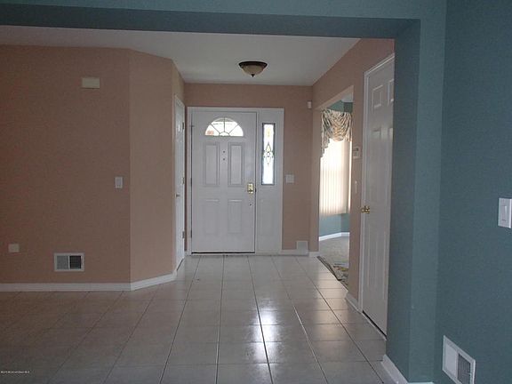 5th image of 3657 Vicari Ave