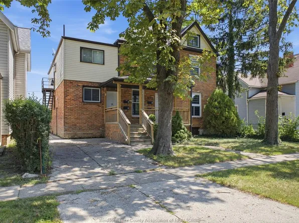 372 Lincoln Rd #2, Windsor, ON N8Y 2G4