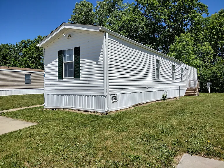 14 Birch Crest Dr — Photo 2