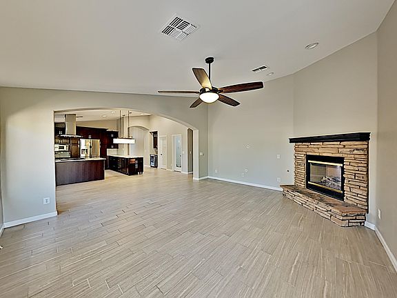 3rd image of 790 E Tonto Dr