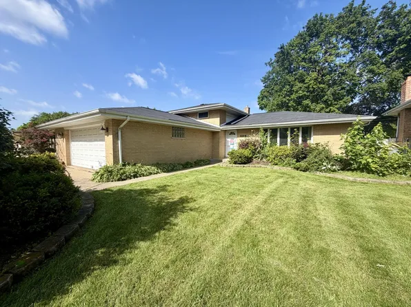 18518 Bock Rd, Lansing, IL 60438
