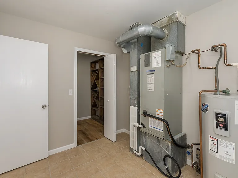 1300 Forest Creek Dr — Photo 38
