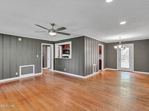 5th image of 1300 E 1st Ave