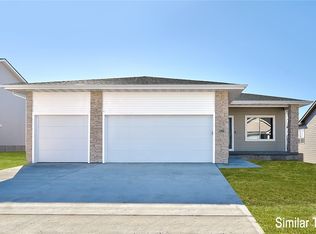 1155 Meadow View Dr, Carlisle, IA 50047