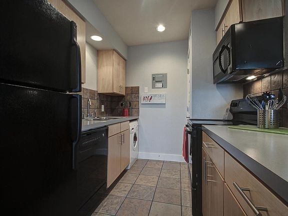4th image of 3815 Guadalupe St APT 303