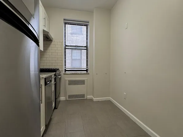 1053 East 13th Street image 18 of 23