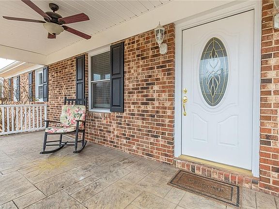 2nd image of 5946 Drake Rd