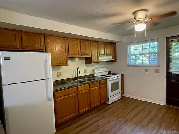 3rd image of 1746 Montgomery Ave