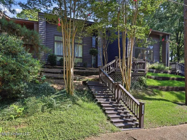 1540 Lakeside Dr, Jackson, MS 39216