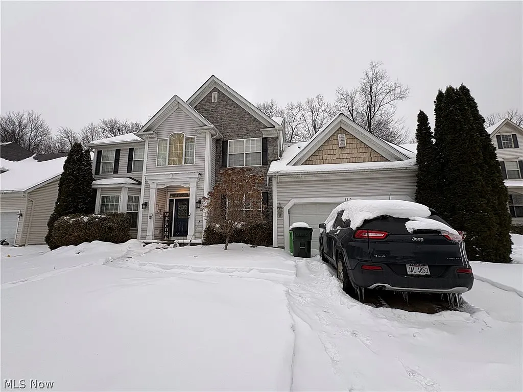3313 Crown Pointe Dr photo 1