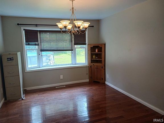 4th image of 57608 Rivercrest Dr