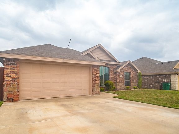 3rd image of 3930 Caroline Ln