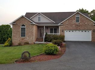 419 Freedom Ln, Wirtz, VA 24184