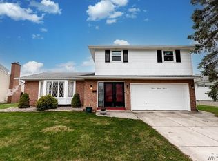 242 Macarthur Dr, Williamsville, NY 14221