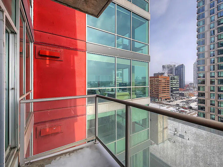 135 13th Ave SW #911 — Photo 23