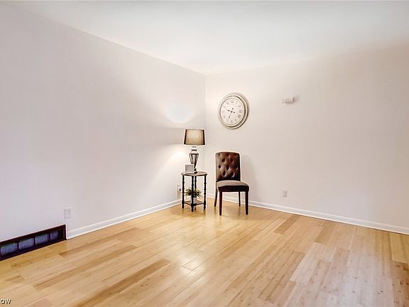 5th image of 114 Bermont Ave