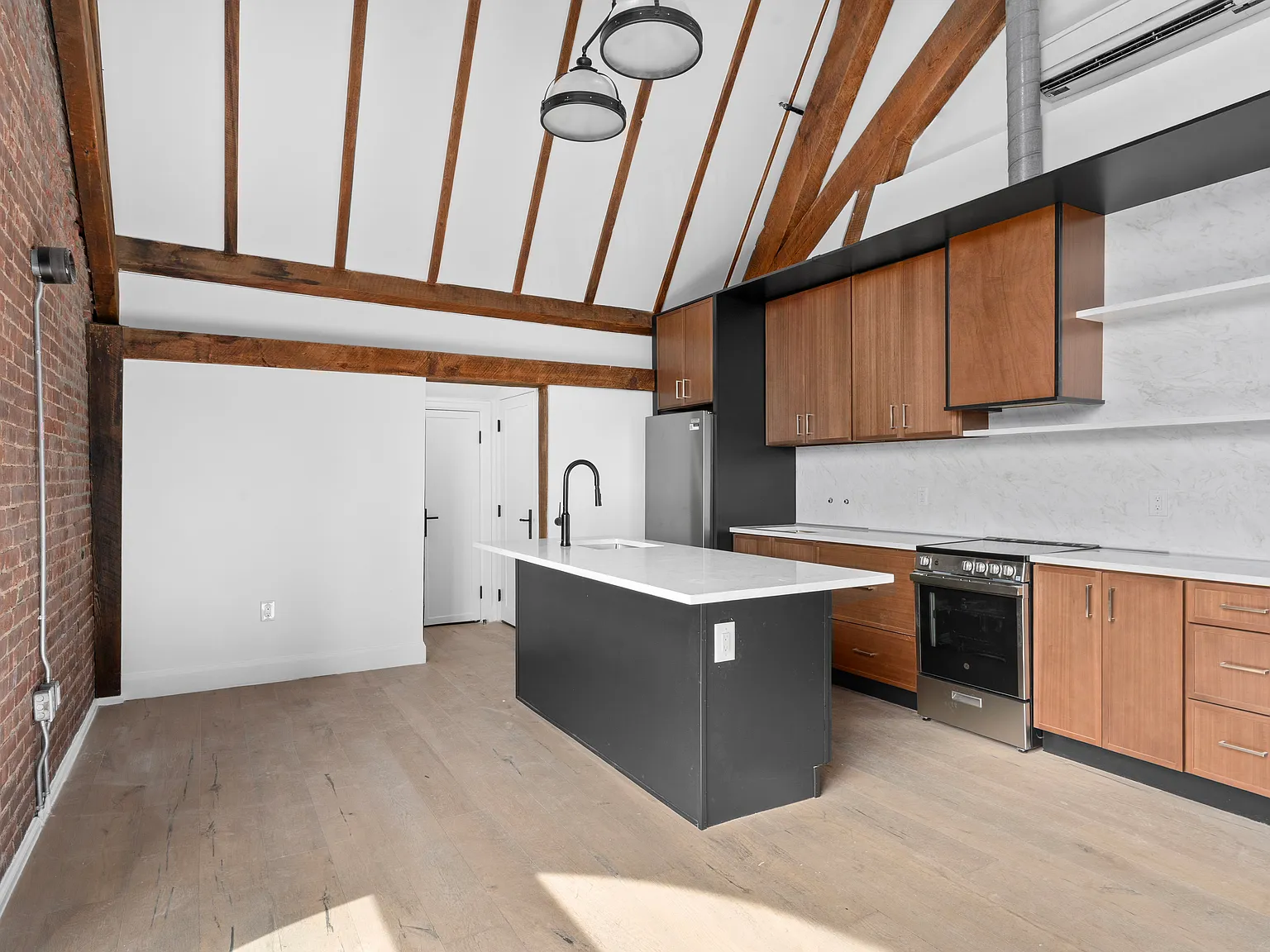 163 North 6th Street — Photo 4